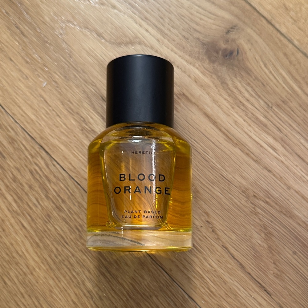 Heretic - Blood Orange 50 ml - sprayed only a few times